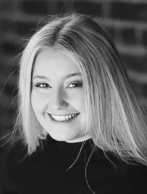 Aimee-Jane Stokey, Dance Teacher in Maidstone Kent, trained in dance styles such as Ballet, Tap, Contemporary, Modern, Commercial, Technique and Jazz.