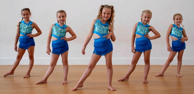 Aimee Jane Stokey, experienced dance teacher based in Maidstone, Kent. Specialising in Ballet, Musical Theare, Cheerleading, Acrobatics and dance techniques for children, infants, tots and juniors, girls and boys dance lessons. Ballerinas and cheerleaders!