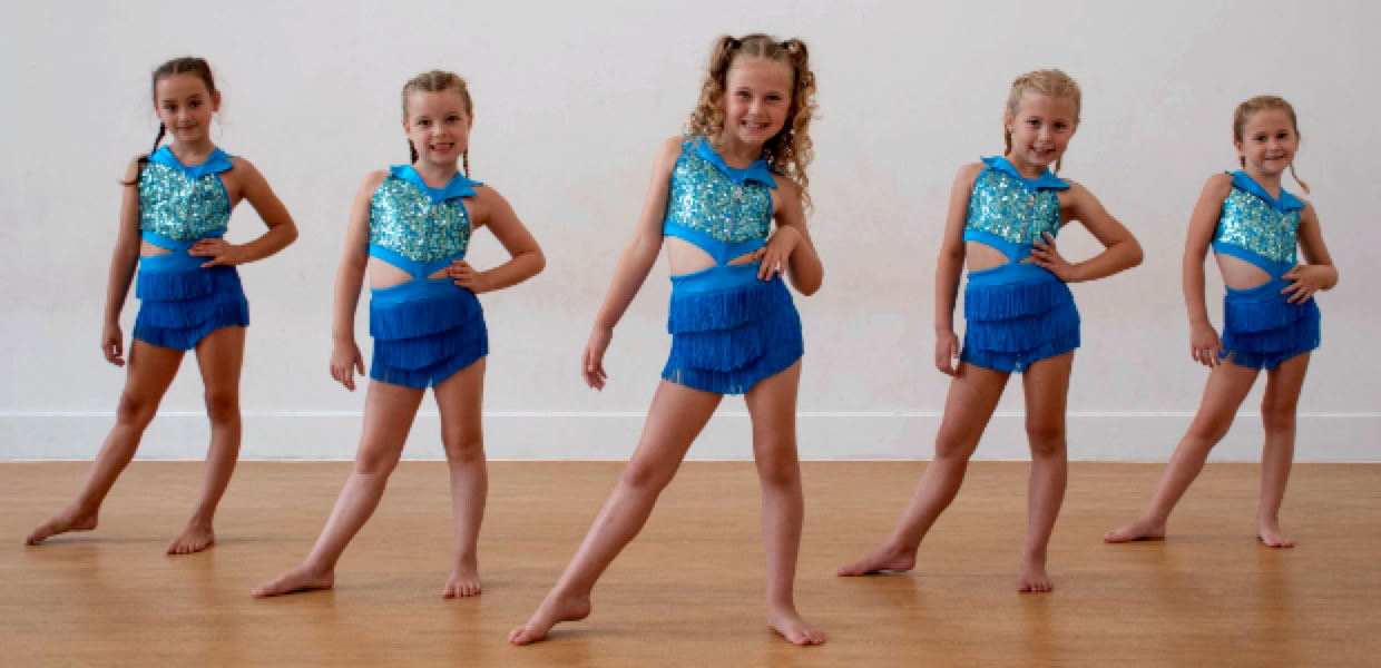 Aimee Jane Stokey, experienced dance teacher based in Maidstone, Kent. Specialising in Ballet, Musical Theare, Cheerleading, Acrobatics and dance techniques for children, infants, tots and juniors, girls and boys dance lessons. Ballerinas and cheerleaders!